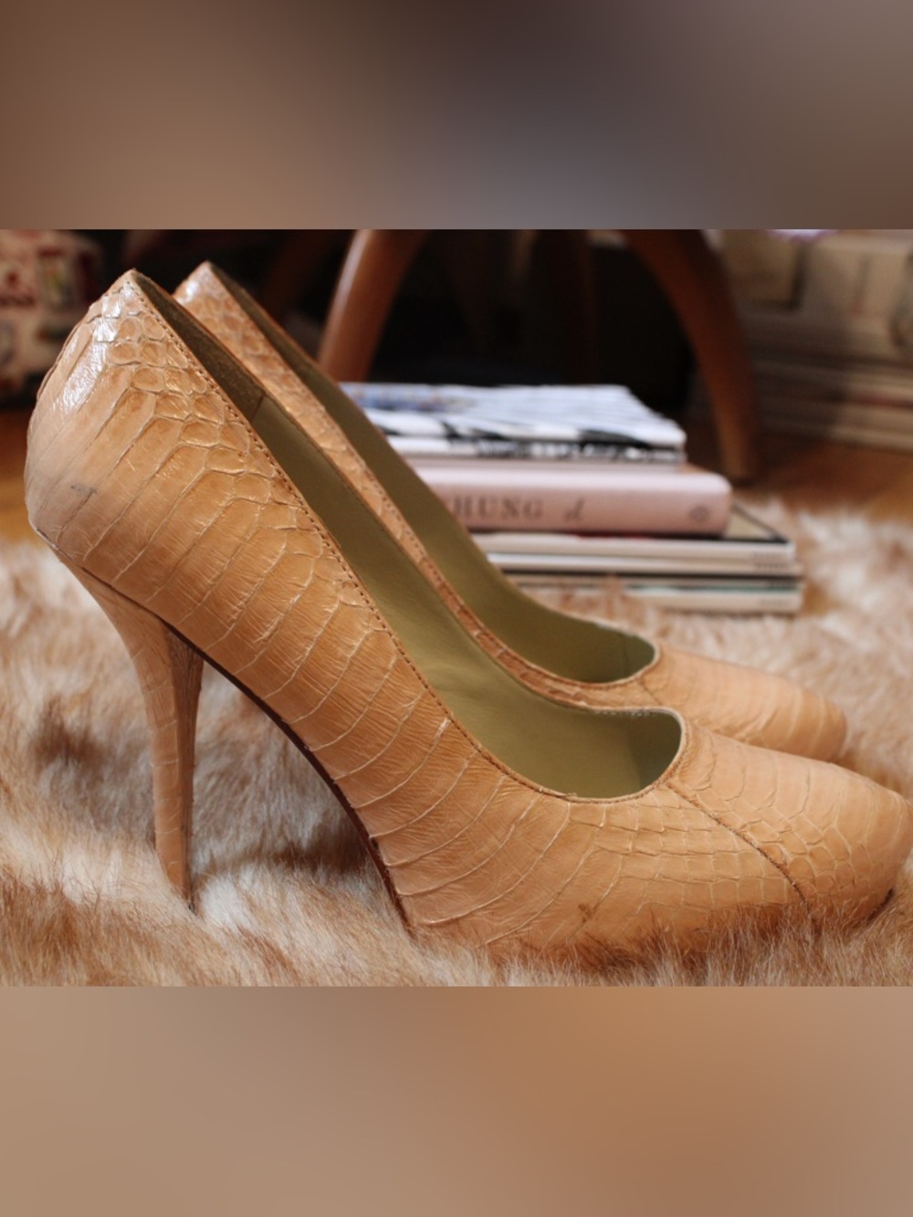 elizabeth & james nude snake skin pumps